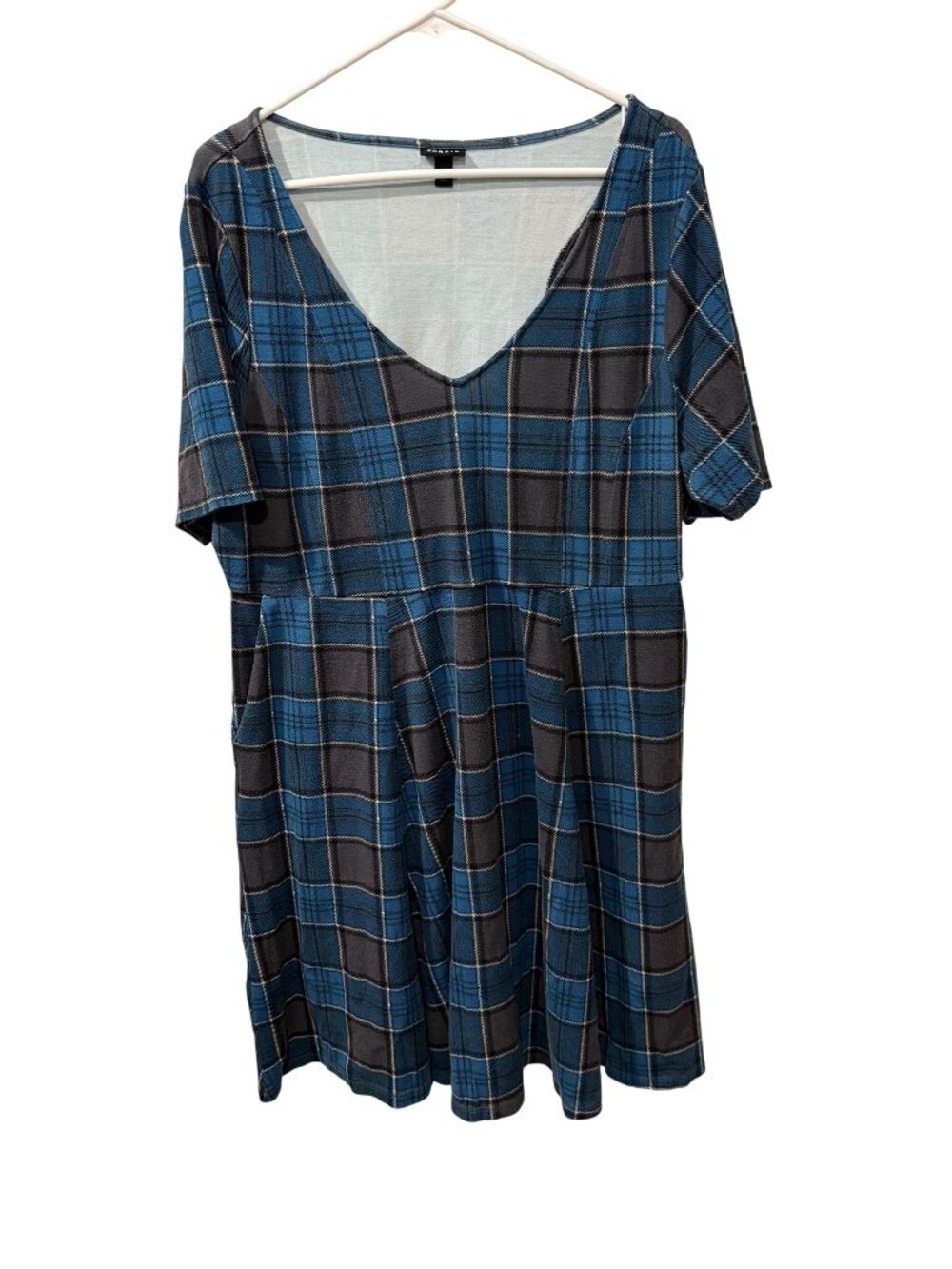 Torrid Blue & Black Plaid Short Sleeve Dress Size 2 V-Neckline Flowy A-Line Fit